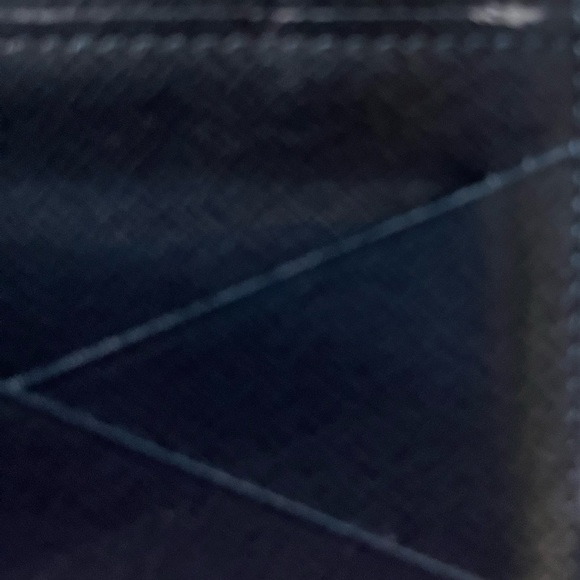 Louis Vuitton Multiple Wallet in Good Condition - Picture 5 of 6